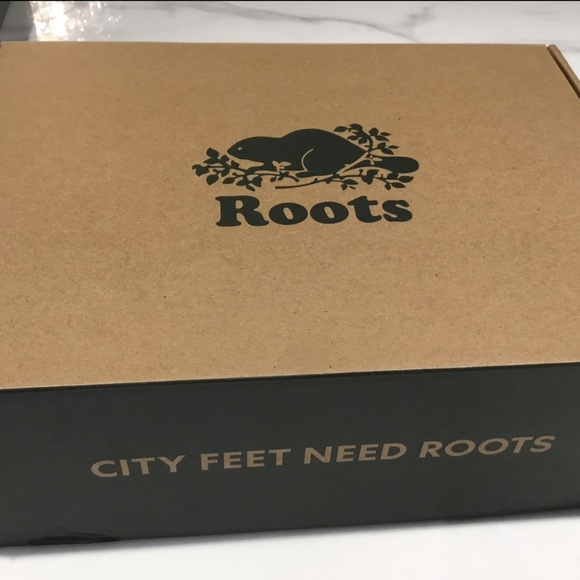 Reg $220 NIB womens Roots size 7.5 Chelsea waterproof boots - Picture 2 of 7